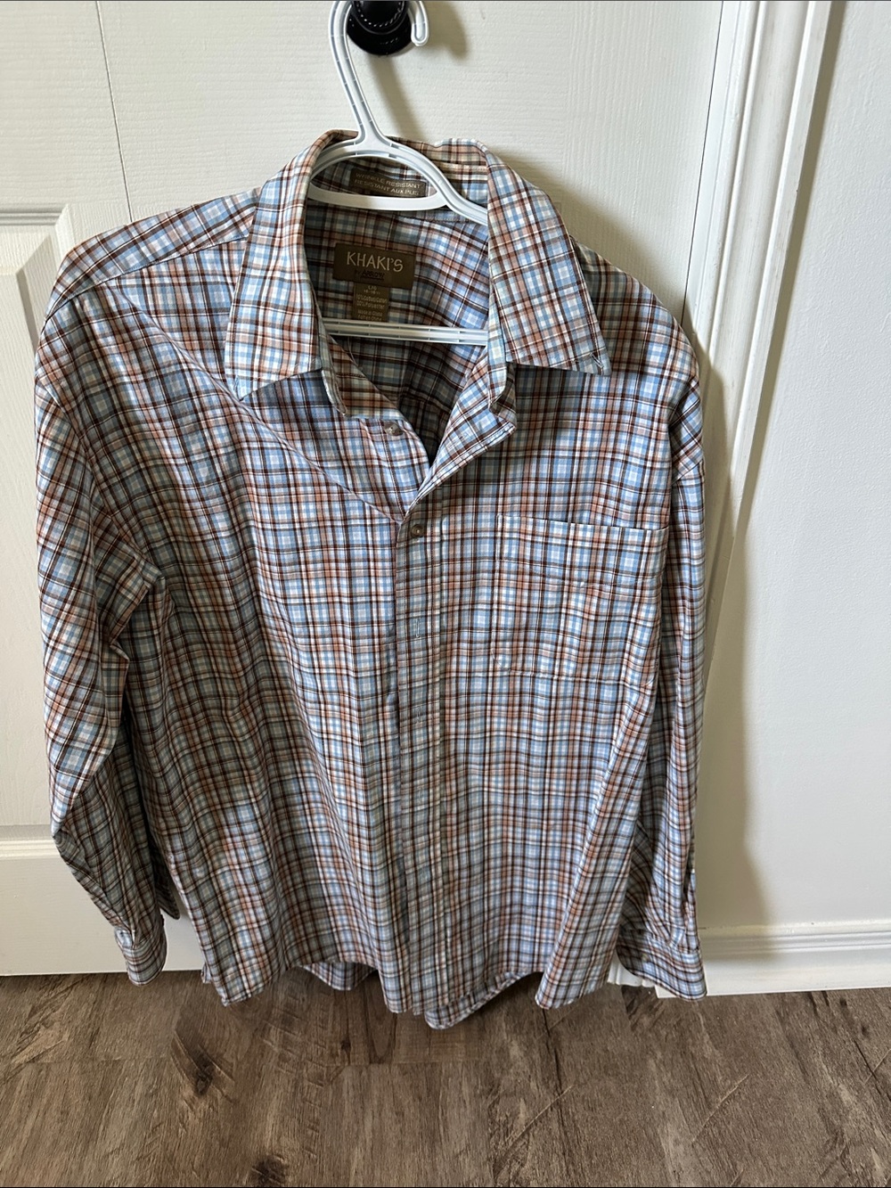 Arrow Men's Blue and Brown Plaid Button-Down Shirt